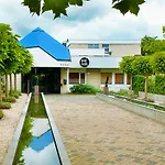 聚特芬弗莱彻酒店 4*