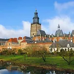 聚特芬弗莱彻酒店 4*